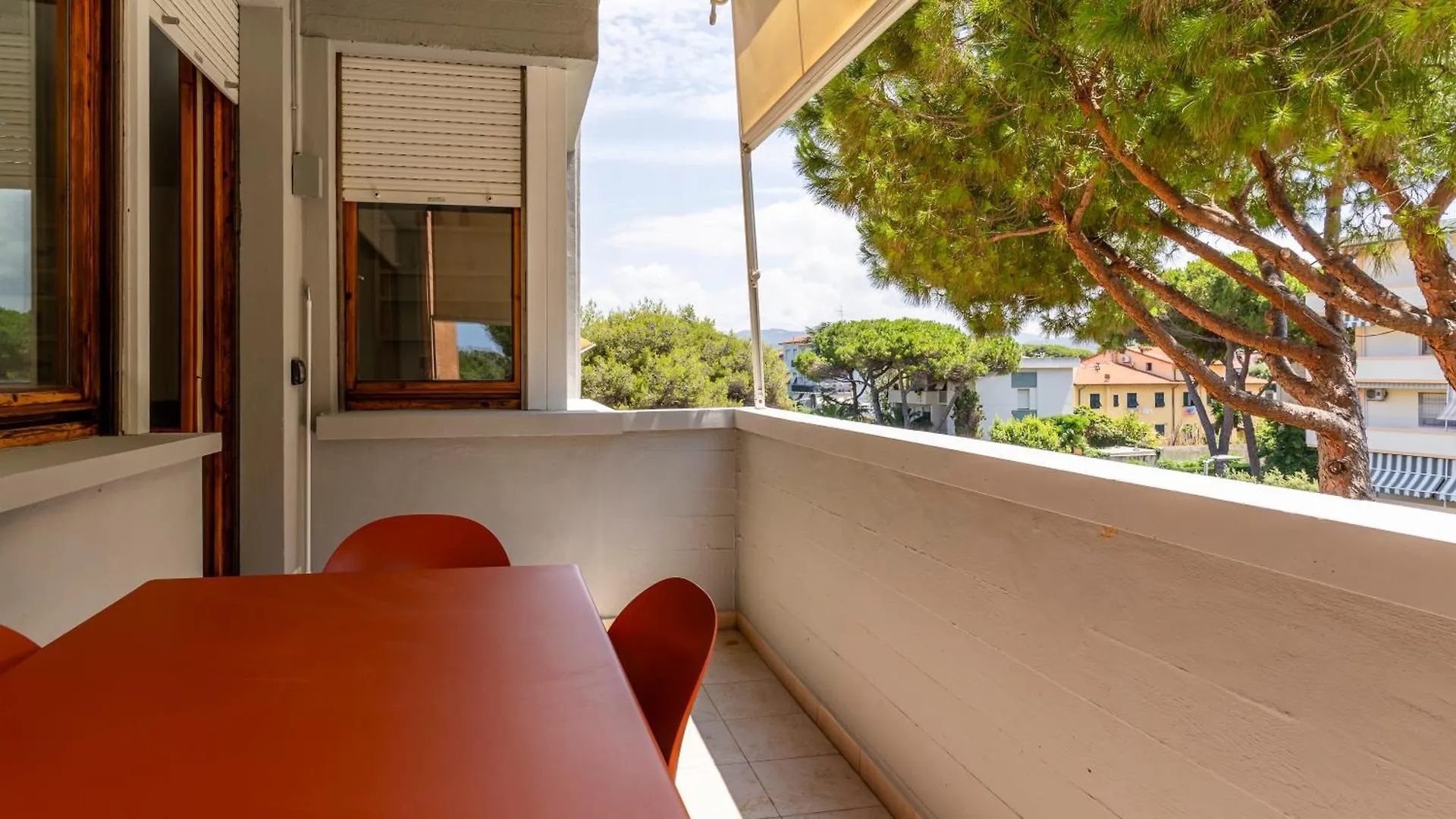 Livorno Sea View Flat W/ Balconies Near The Beach! Apartment