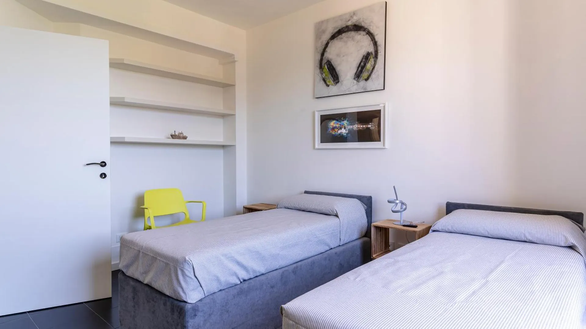 Livorno Sea View Flat W/ Balconies Near The Beach! Apartment
