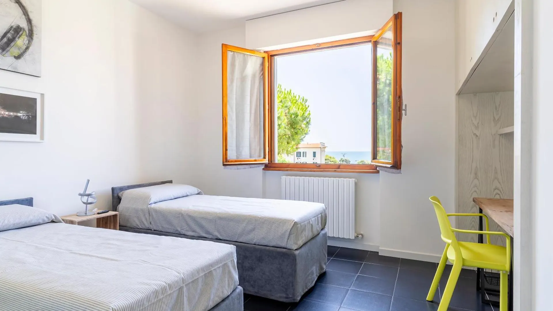 Apartment Livorno Sea View Flat W/ Balconies Near The Beach! Italy
