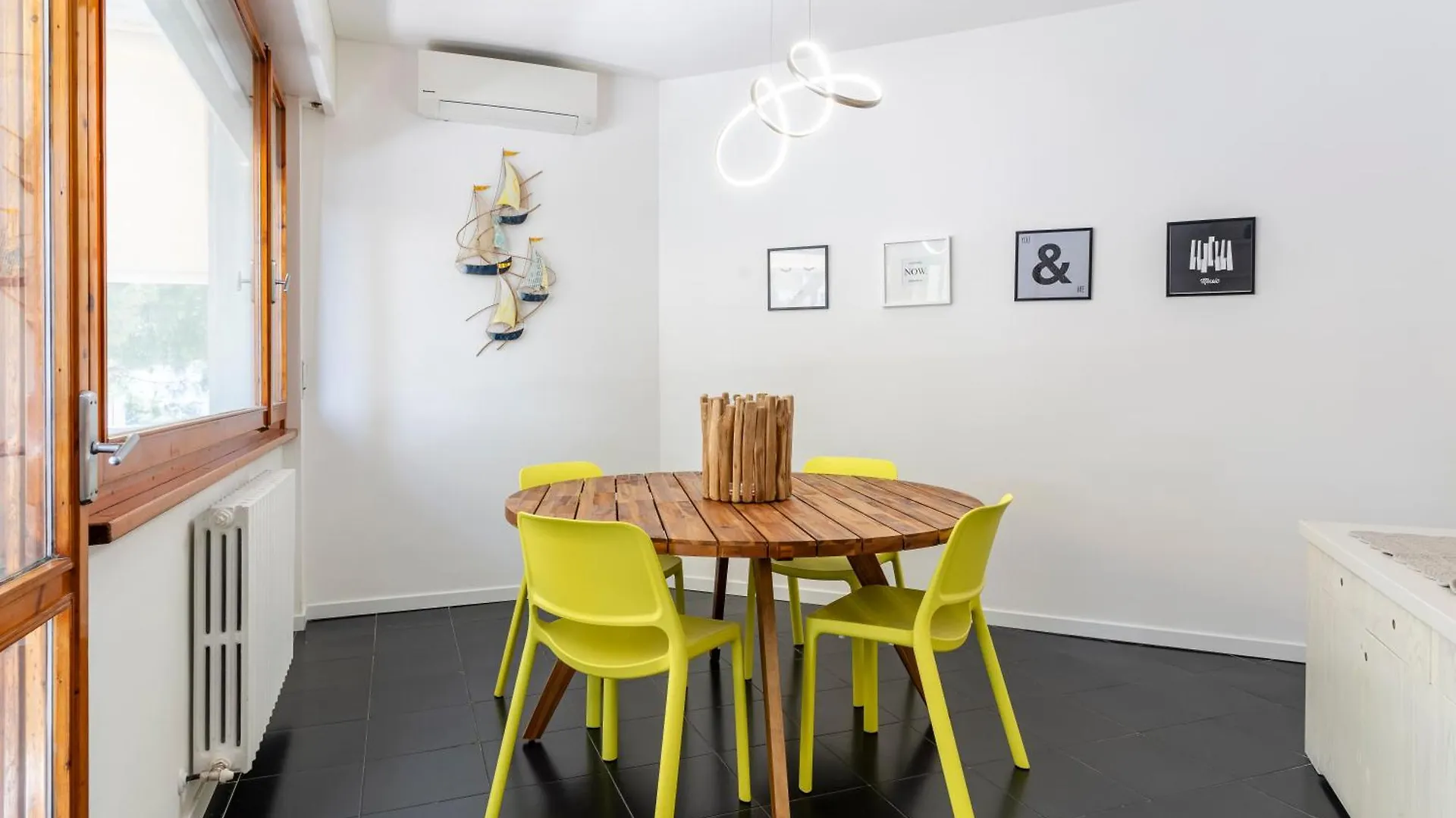 Livorno Sea View Flat W/ Balconies Near The Beach!